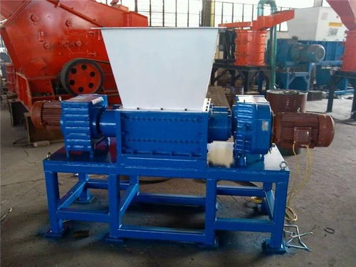 江西南昌雙軸撕碎機在廢舊生活用品與木材加工中的應用及廠家報價解析